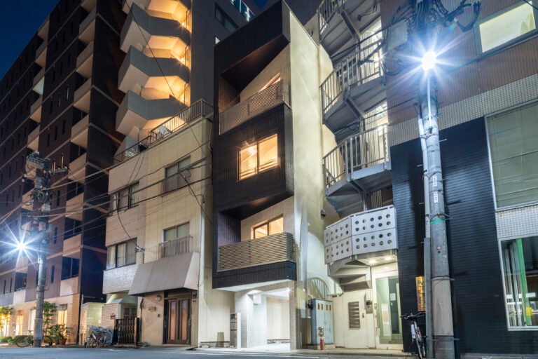 【敷地12坪】都心の狭小地に建つ5階建て住宅